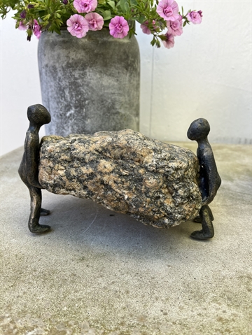 Unik bronzefigur med sten