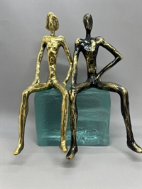 Bronzefigurer ''Sitting People''